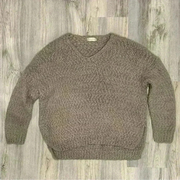 Altar’d State Beige V Neck Chunky Knit Cotton Acrylic Fuzzy Sweater Size M/L - Picture 1 of 7